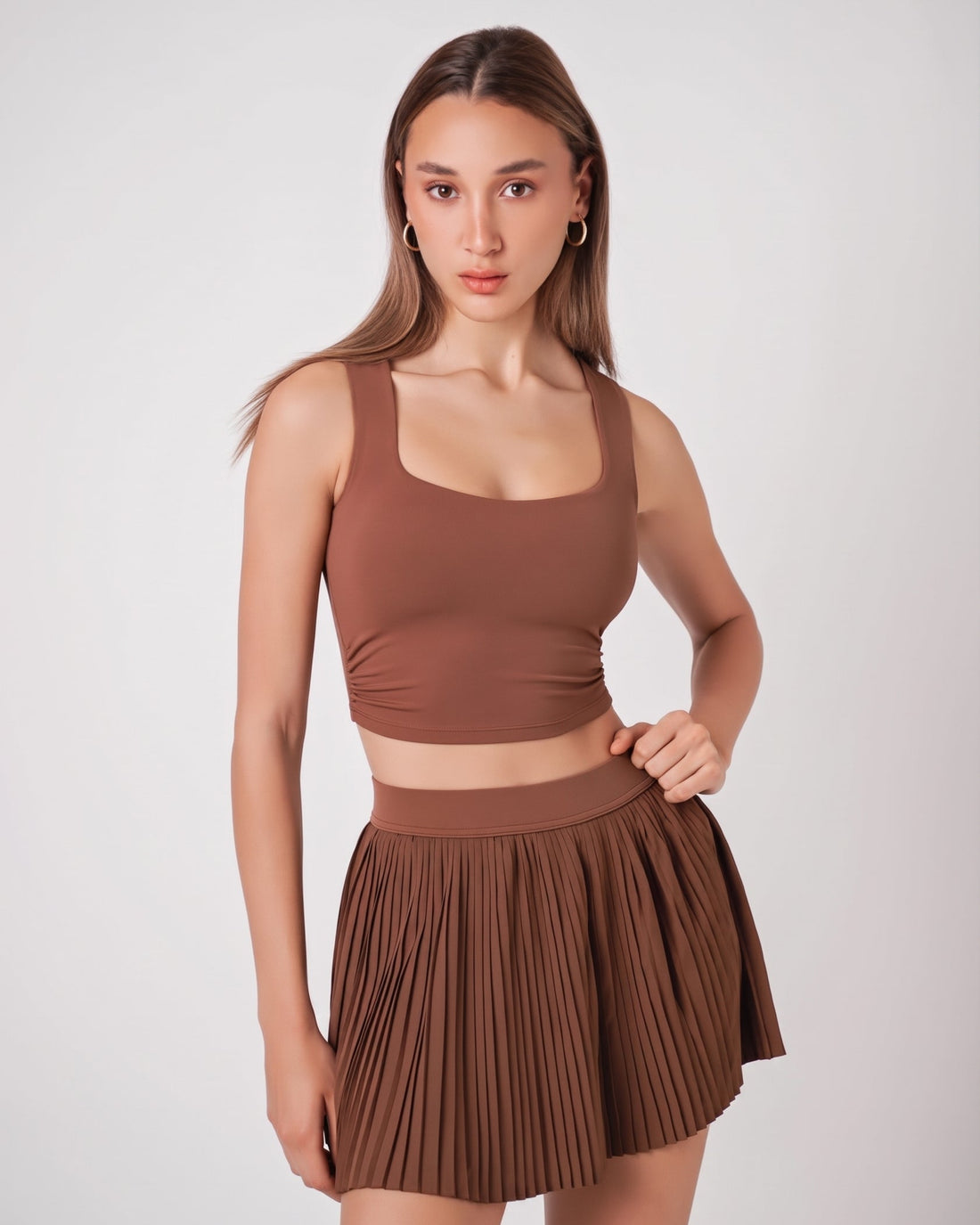 Ensemble Serena Tennis &amp; Padel – Marron – Brassière crop top rembourrée + Jupe