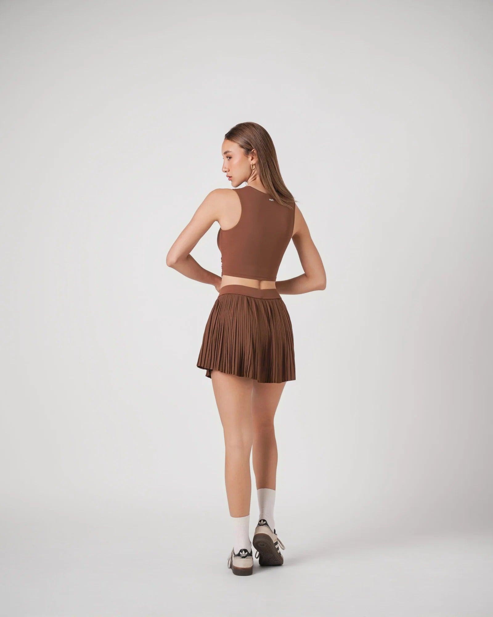 Ensemble Serena Tennis &amp; Padel – Noir – Brassière crop top rembourrée + Jupe